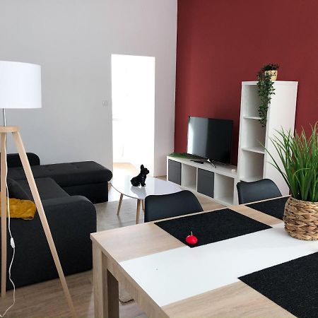 סומור Grand Appartement Fonctionnel Proche Centre-Ville מראה חיצוני תמונה